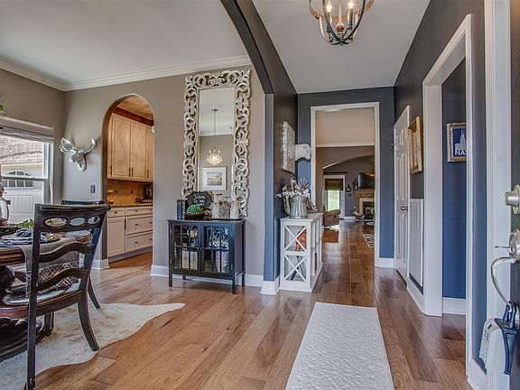 2nd image of 2625 Paddock Park Dr