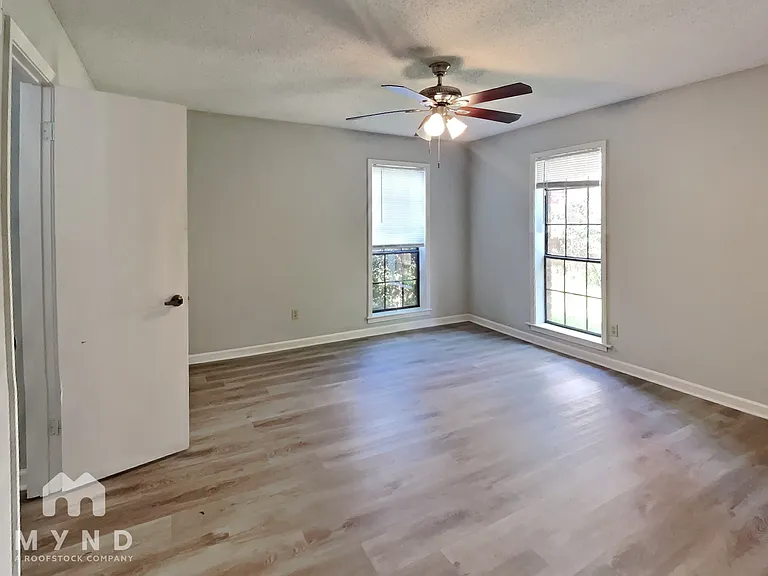 7406 Doncaster Ln — Photo 8