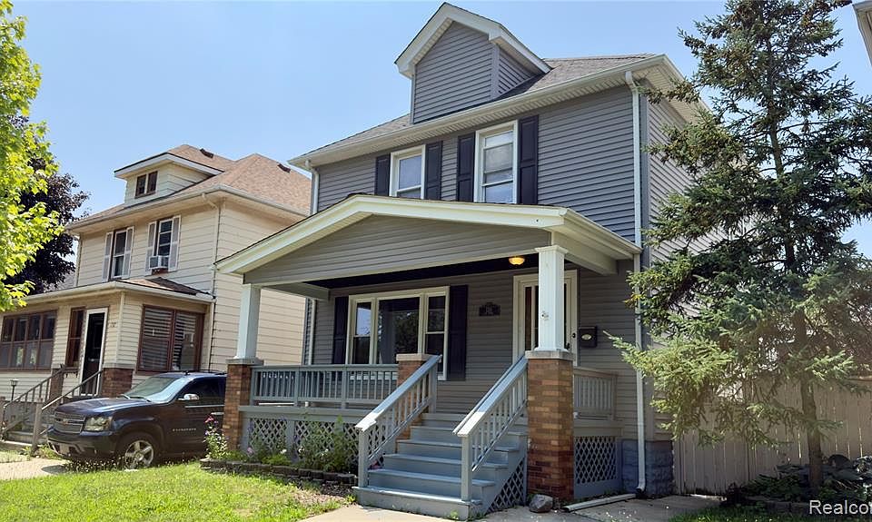 1st image of 130 Elm St