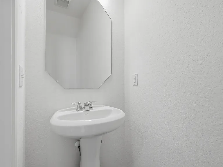 14755 Maple Ter — Photo 14