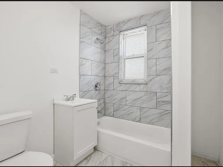 238 E 22nd St #A — Photo 1