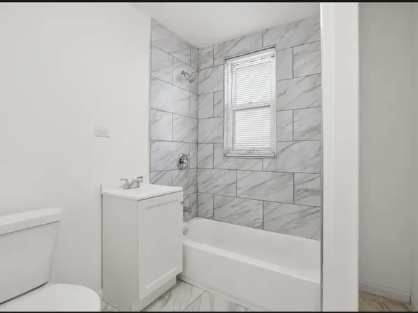 238 E 22nd St #A, Chicago Heights, IL 60411