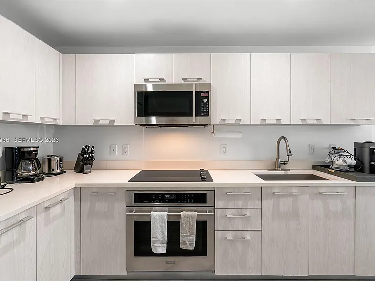 55 SW 9th St #1904 — Photo 3