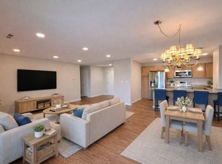 1000 Paradise Rd N #3R, Swampscott, MA 01907