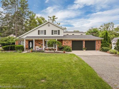 7222 Buckthorn Dr, West Bloomfield, MI, 48324