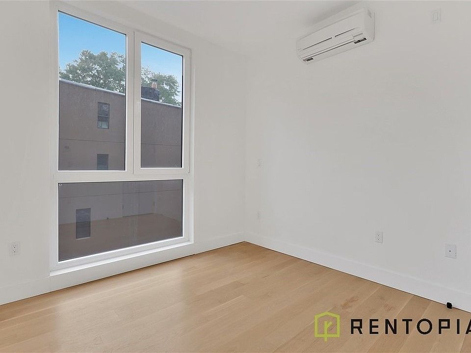 1st image of 420 Tompkins Ave #123