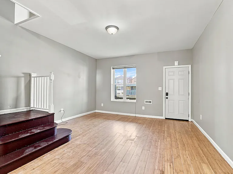 1551 N Allison St — Photo 5