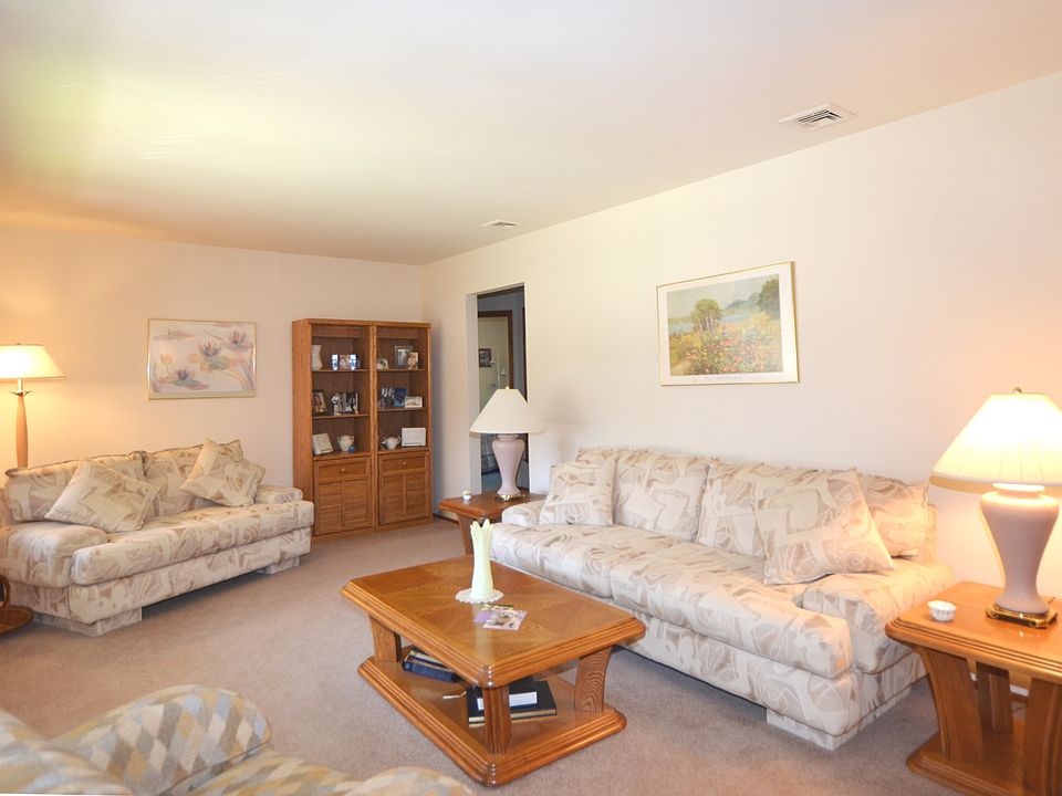 2nd image of 2 Crossley Pl