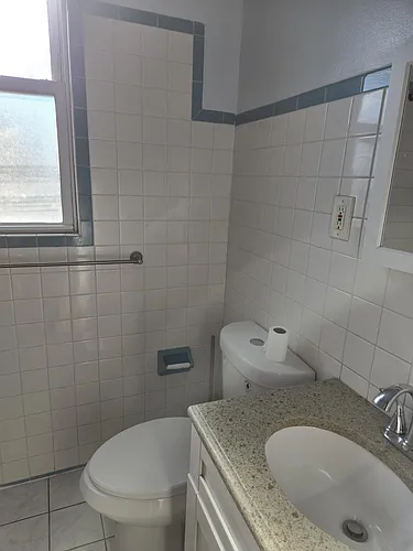558 S 7th Ave #2 Photo 1