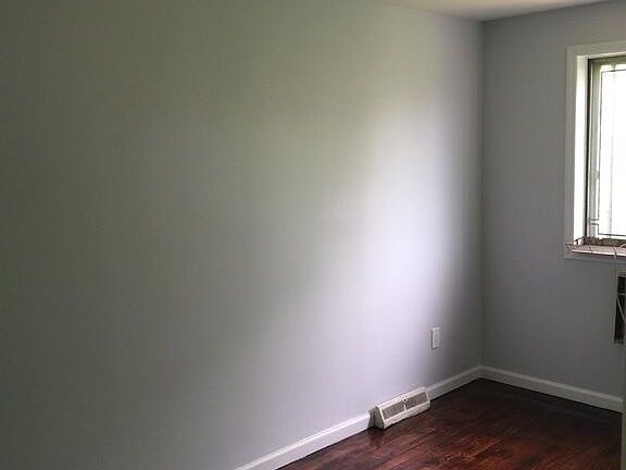 5th image of 1161 E 81st St