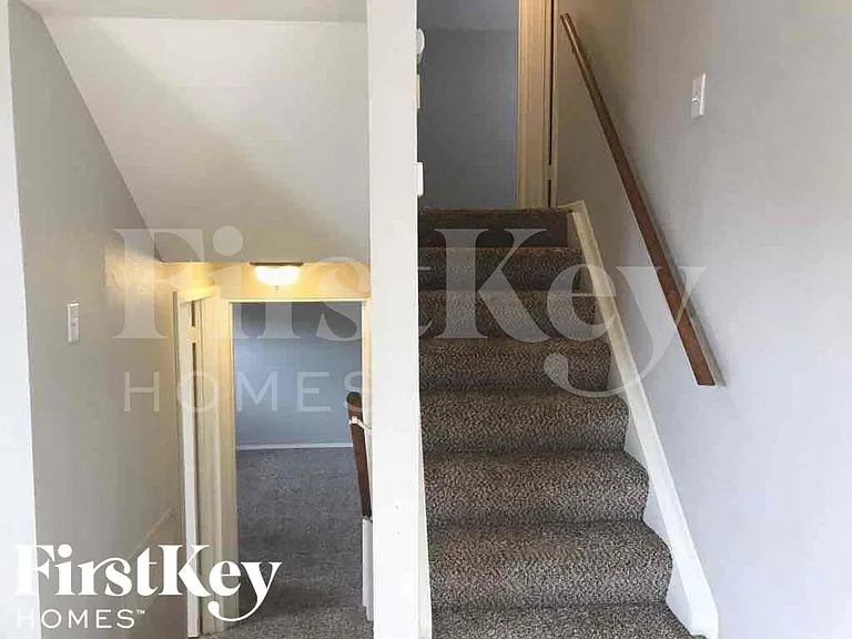 514 E Taylor St — Photo 5
