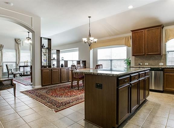 5th image of 1403 Fox Glen Trl