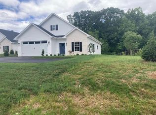 205 Mayflower Rd, Johnson City, TN 37601