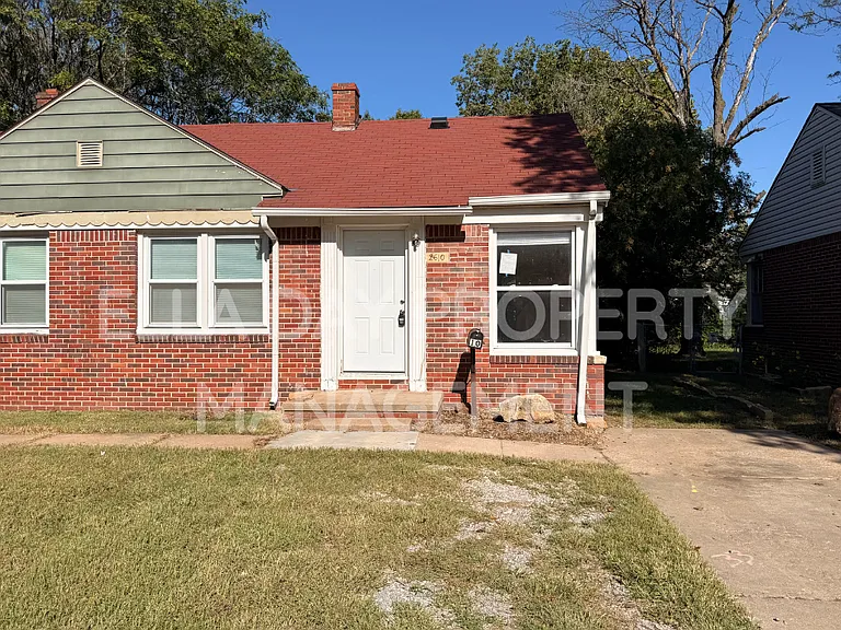 2610 E Grail St — Photo 1