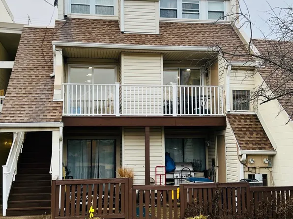 1044 Warwick Ct #9, Sterling, VA 20164