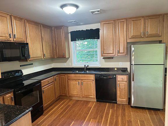 3rd image of 23 2nd St APT 7