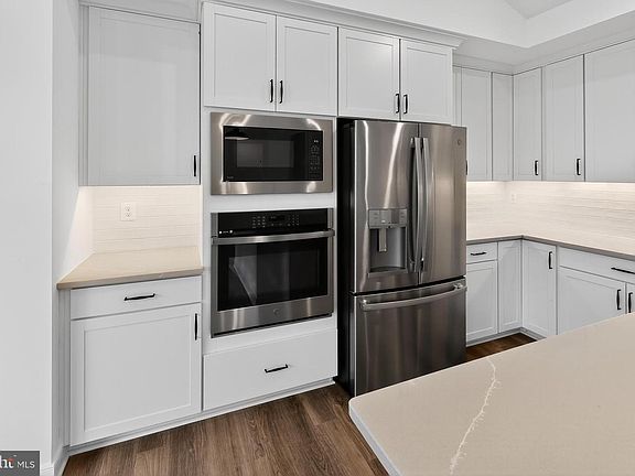 4th image of 36456 Maple Ridge Ln