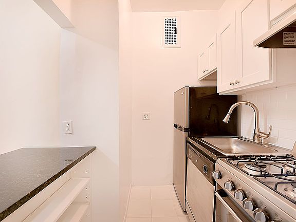 4th image of 971 1st Ave #3A