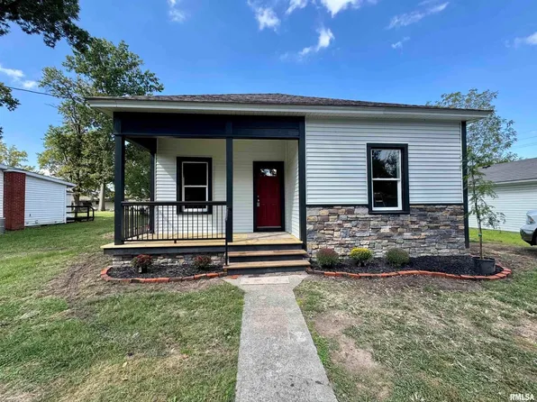 804 S Eisenhower Dr, Marion, IL 62959