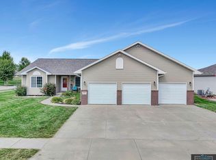 8800 Eagleton Ln, Lincoln, NE 68505