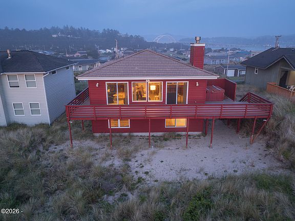 3rd image of 910 NW Oceania Dr