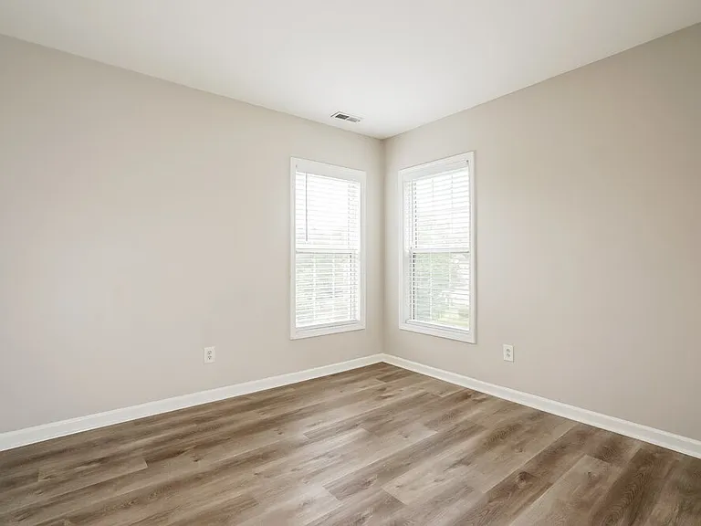 2327 Spruce Shadows Ln — Photo 16