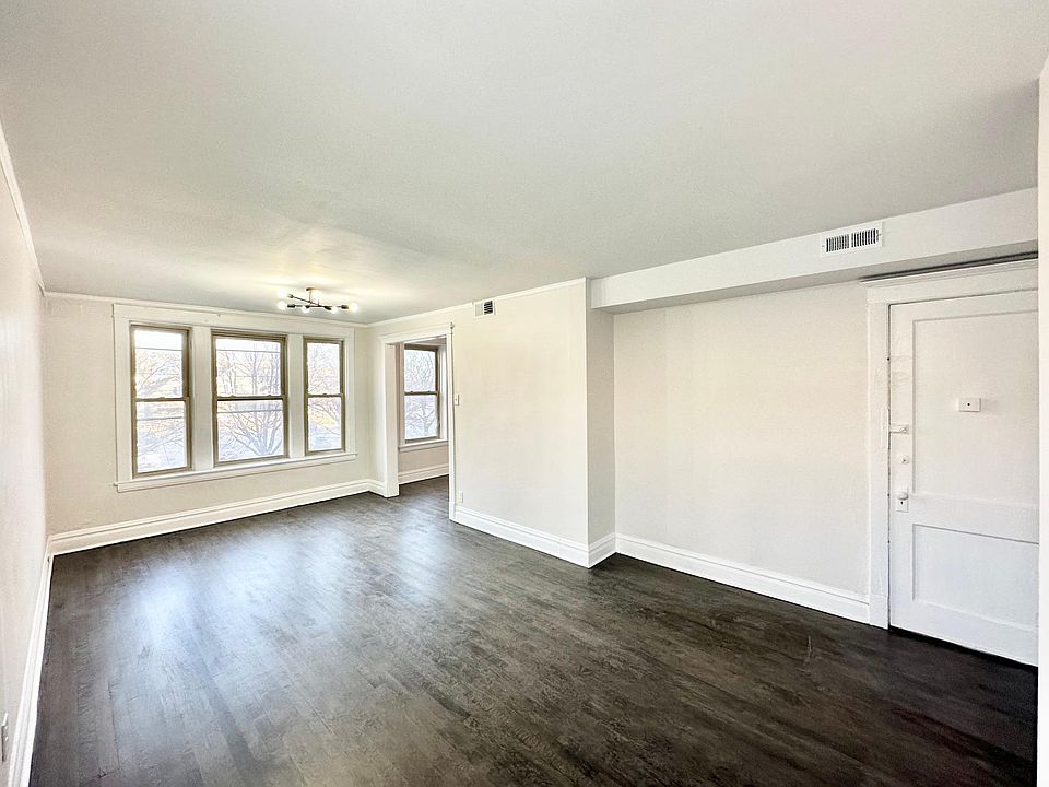 1st image of 1626 N California Ave #2