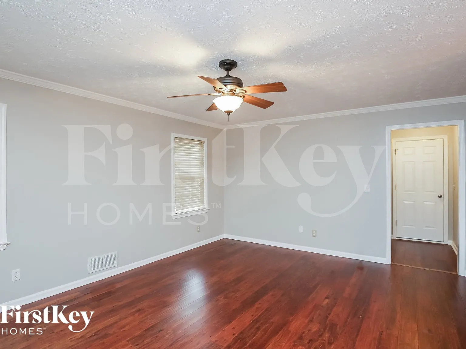 3 bed, 2.0 bath, 2155 sqft, $2,290 — Photo 4