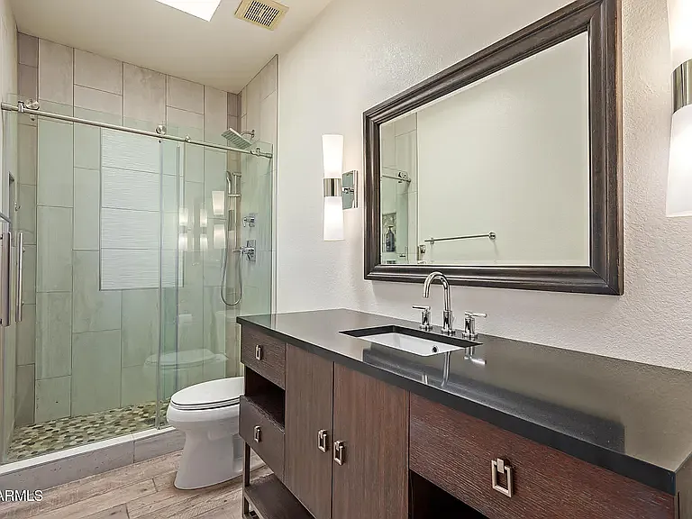12026 N 55th St — Photo 16