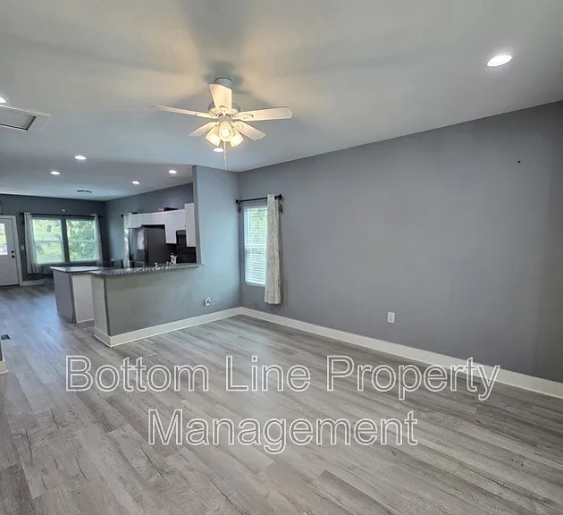 51 Hawthorne St SW — Photo 6