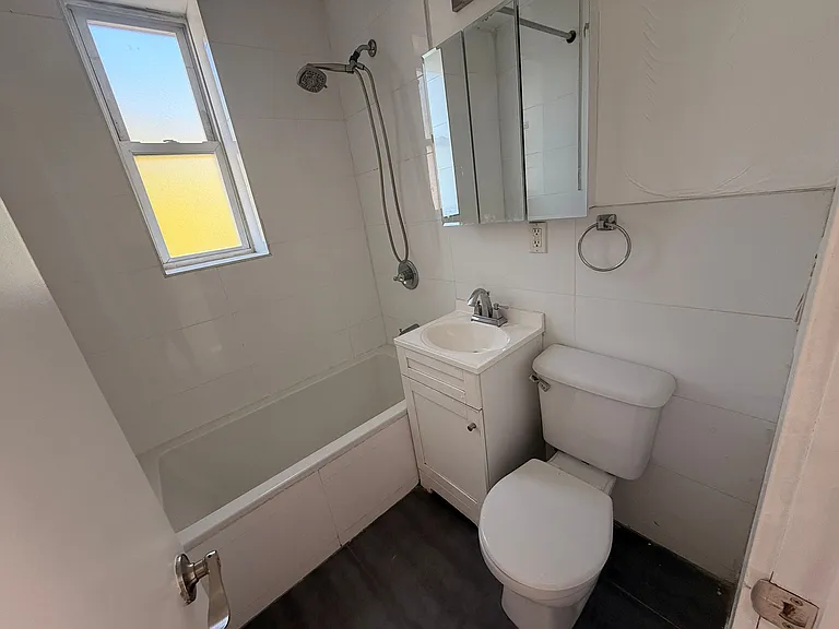 234 Garfield Ave #23E — Photo 7