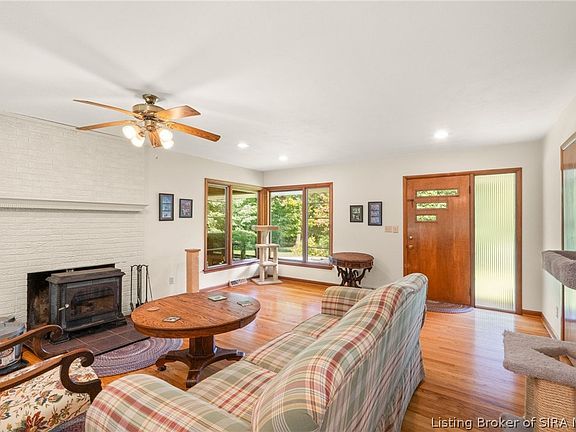 3rd image of 9458 Payton Road