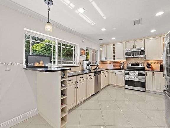 5th image of 8889 SW 78th Ct
