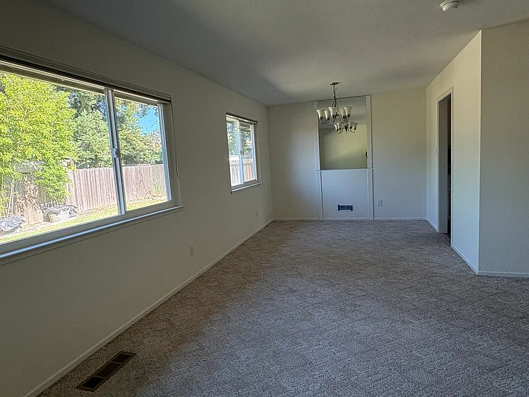 669 Clipper Way — Photo 7