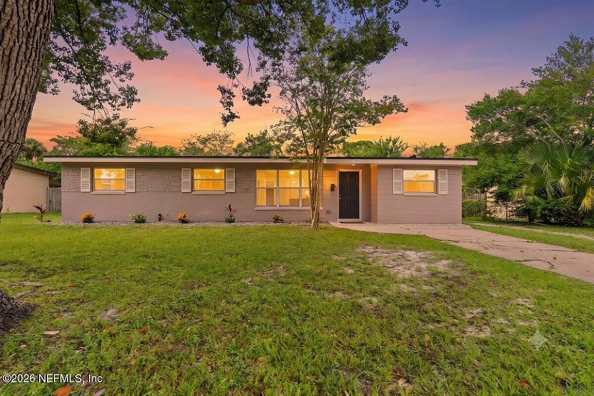 4 bed, 2.0 bath, 1544 sqft, $2,395 — Photo 2