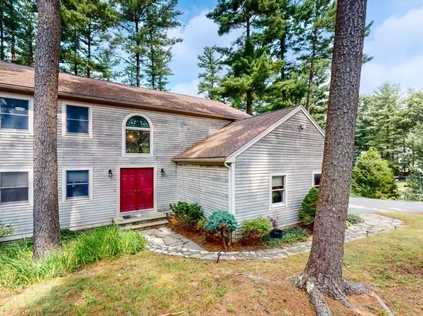 34 Four Winds Dr, Pembroke, MA 02359