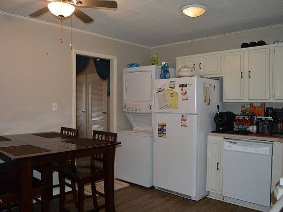 4th image of 318 Blaine Ave