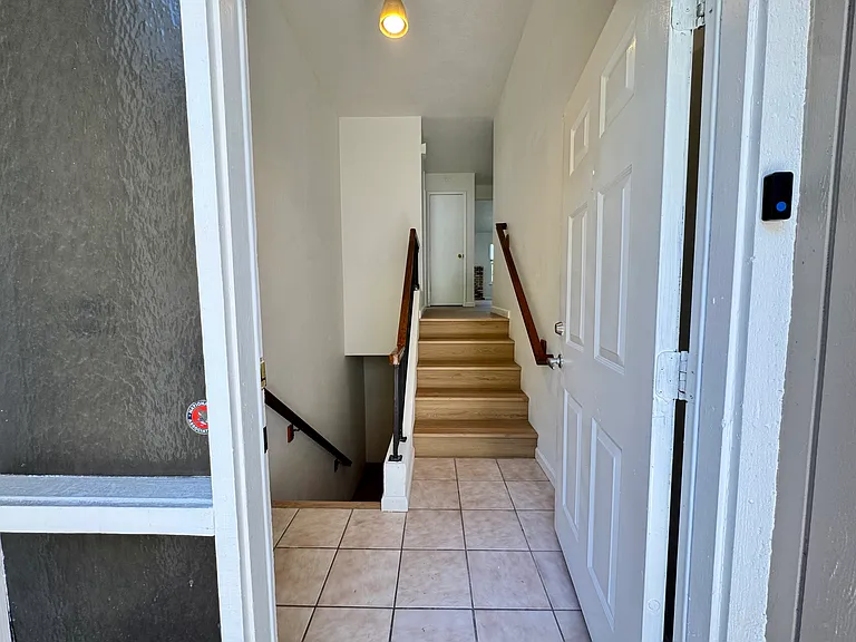 465 Camelback Rd — Photo 3