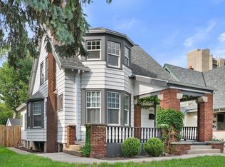 1814 E Kenwood BOULEVARD, Milwaukee, WI 53211