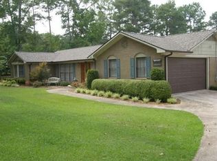 118 Lakeside Dr, Forsyth, GA 31029