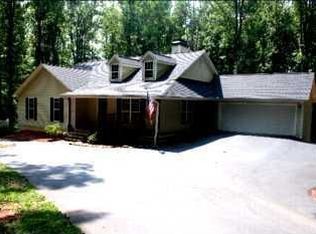 96 Dillard Dr, Cleveland, GA 30528