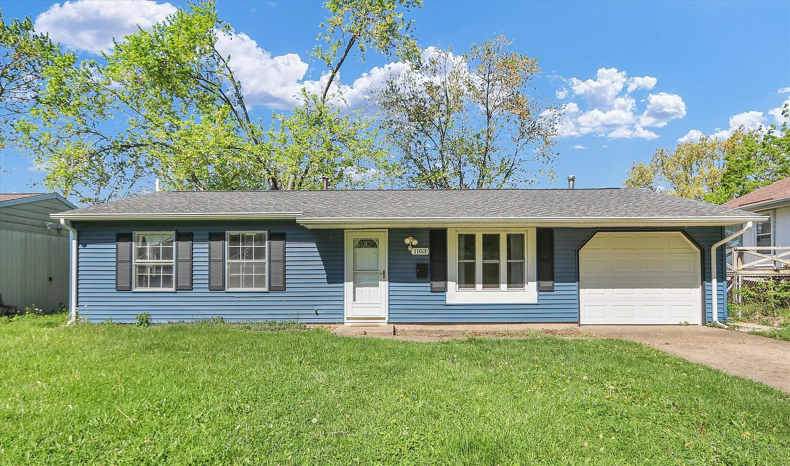 1103 Austin Dr photo 1