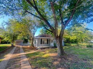 1002 Barnhill St, Brenham, TX 77833