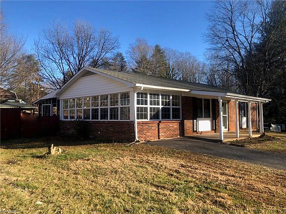 2nd image of 104 White Oak Dr