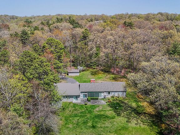 3rd image of 23 Vine Hill Rd