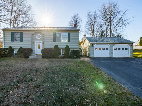 10 Candia Street, Auburn, ME 04210