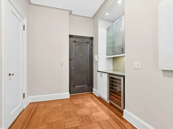 590 West End Avenue image 7 of 12