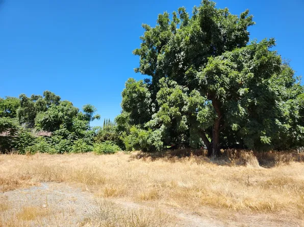 400 Pedersen Rd, Oakdale, CA 95361