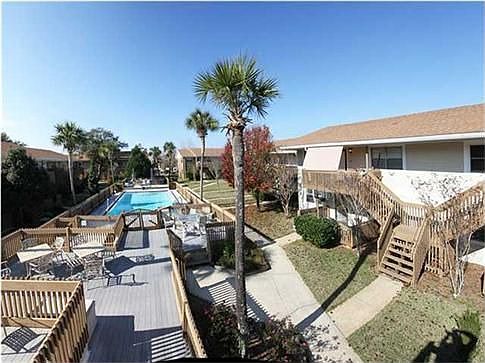 4th image of 1100 Shoreline Dr #L