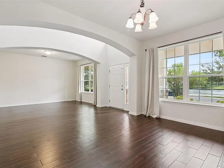 660 Fanning Dr — Photo 7